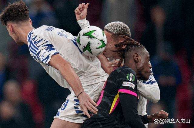 欧洲足球巅峰对决场上风云变幻,对手剑拔弩张 欧洲足球巅峰对决场上风云变幻,对手剑拔弩张