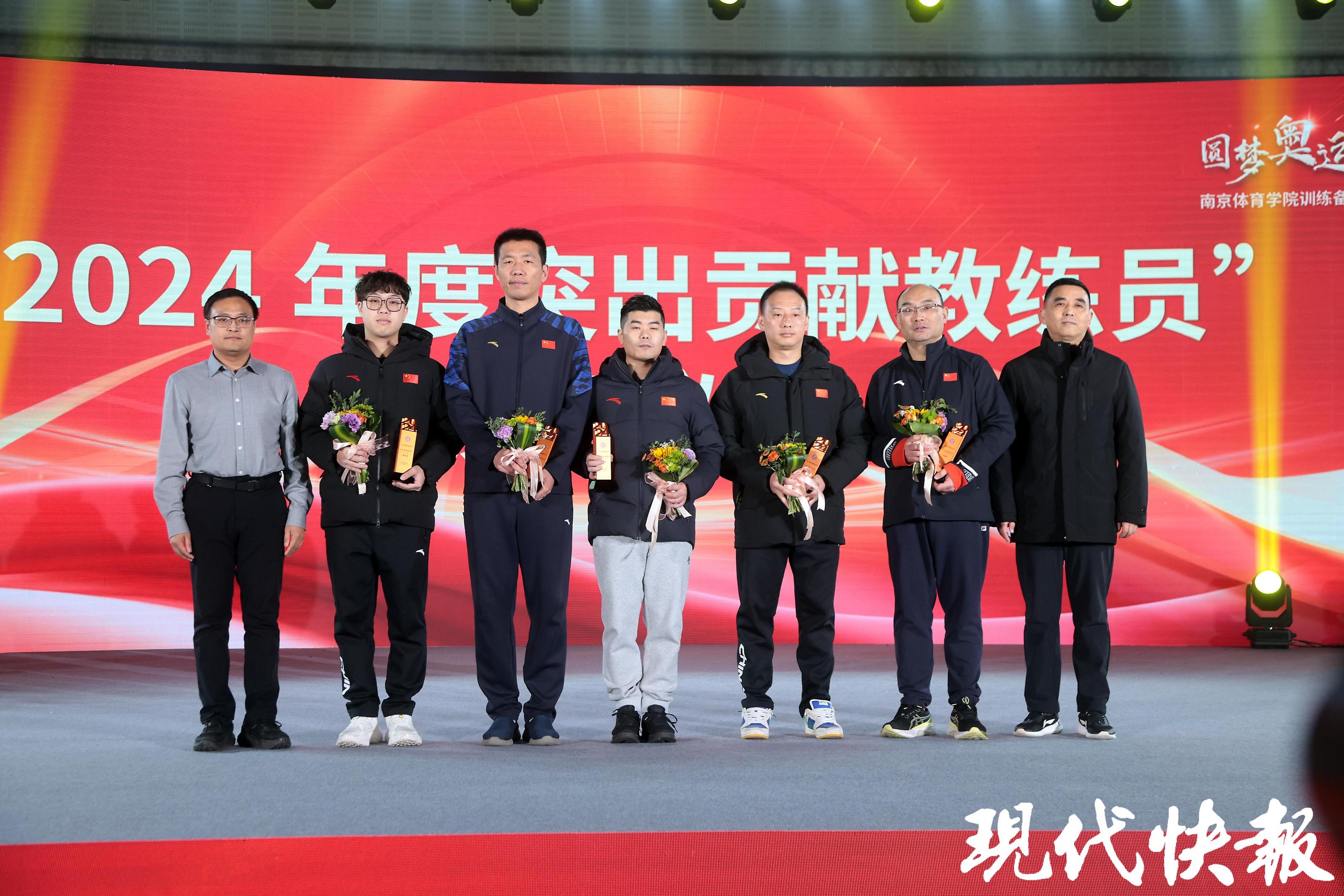 熊猫直播官网-蹦床比赛中俄罗斯选手获得亚军