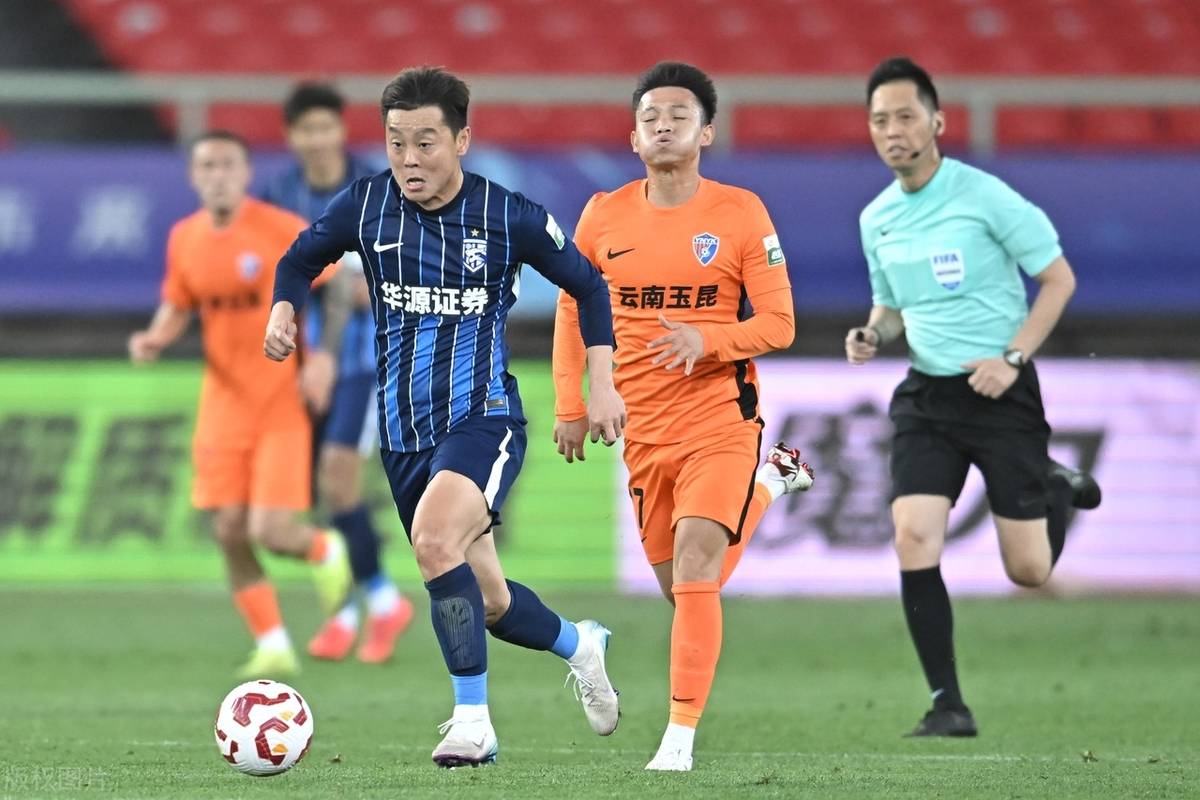 熊猫体育直播-包含上海绿地申花客场小胜重庆当代,保住前四位置的词条