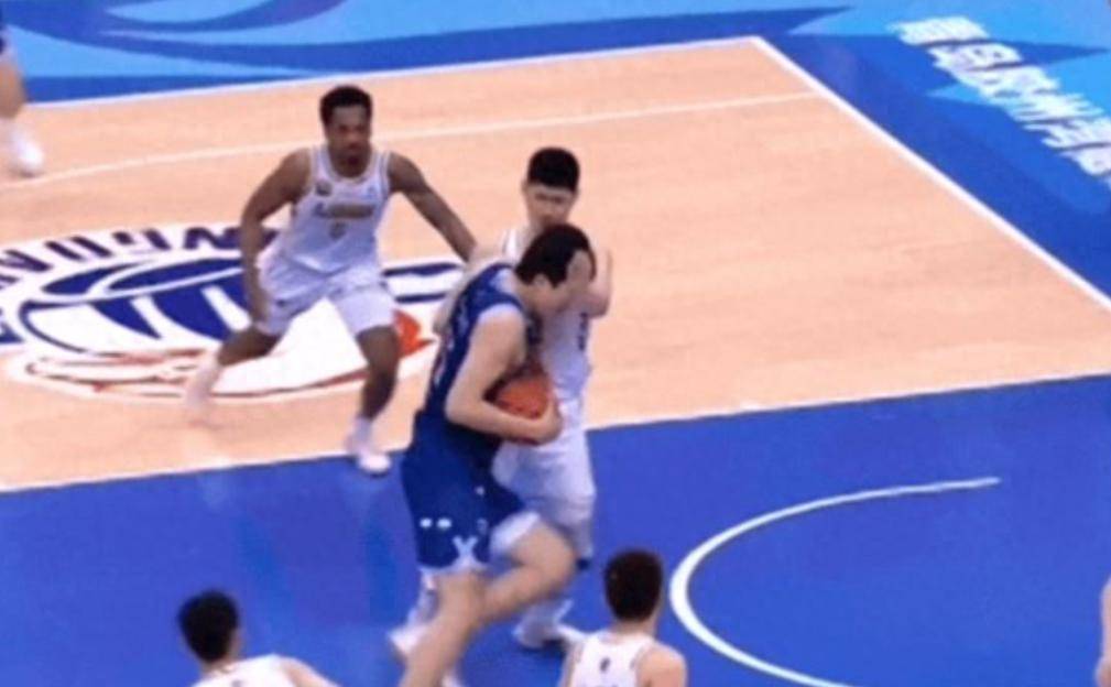 陈林坚炸裂发挥,全场高效狂轰分助球队胜出的简单介绍 陈林坚炸裂发挥,全场高效狂轰分助球队胜出的简单介绍