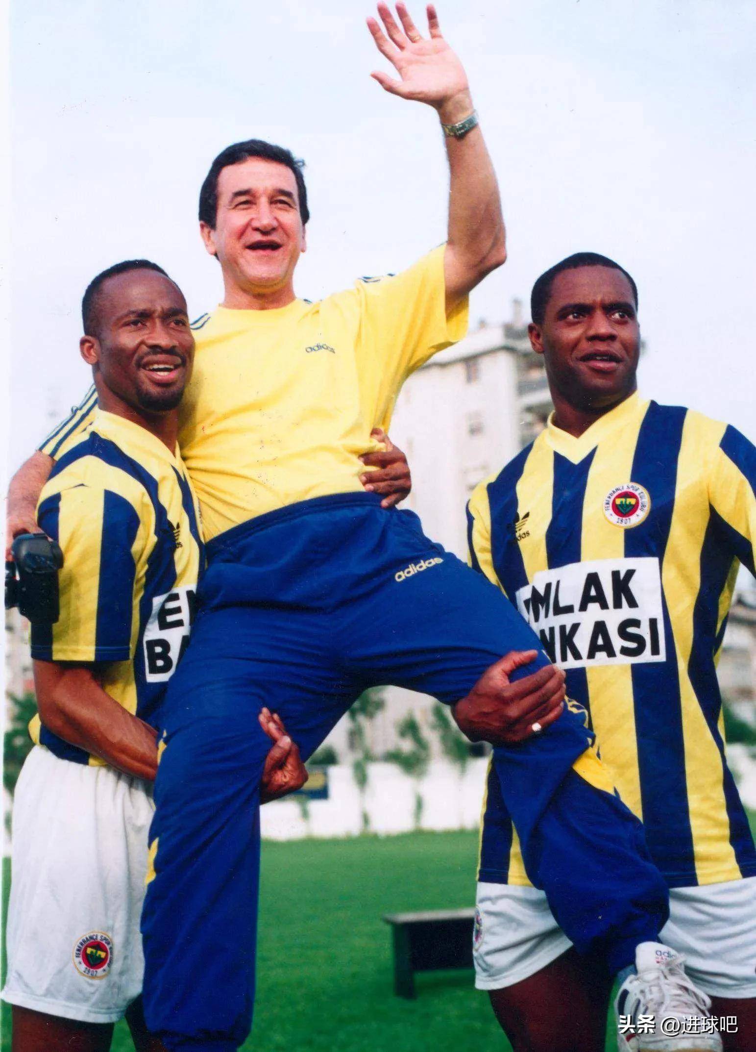 熊猫体育官方网站-欧洲球队引进外籍球员,加强实力