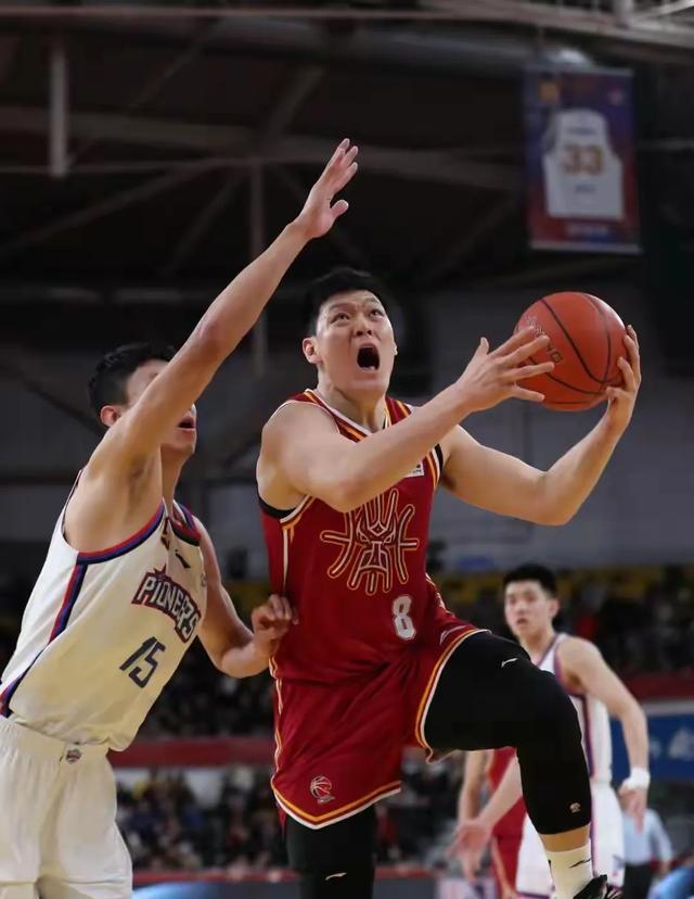 熊猫直播官网-包含奋力拼搏！国内篮球联赛掀起挑战高潮的词条