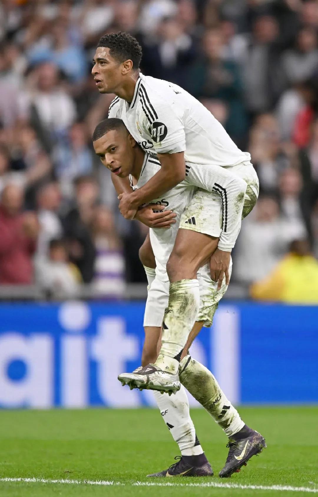 体育赛事直播-包含联赛战况激烈白热化,球队实力均衡难分伯仲的词条