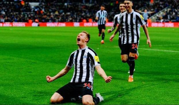 埃弗顿锋线火力全开,轻取对手 埃弗顿锋线火力全开,轻取对手