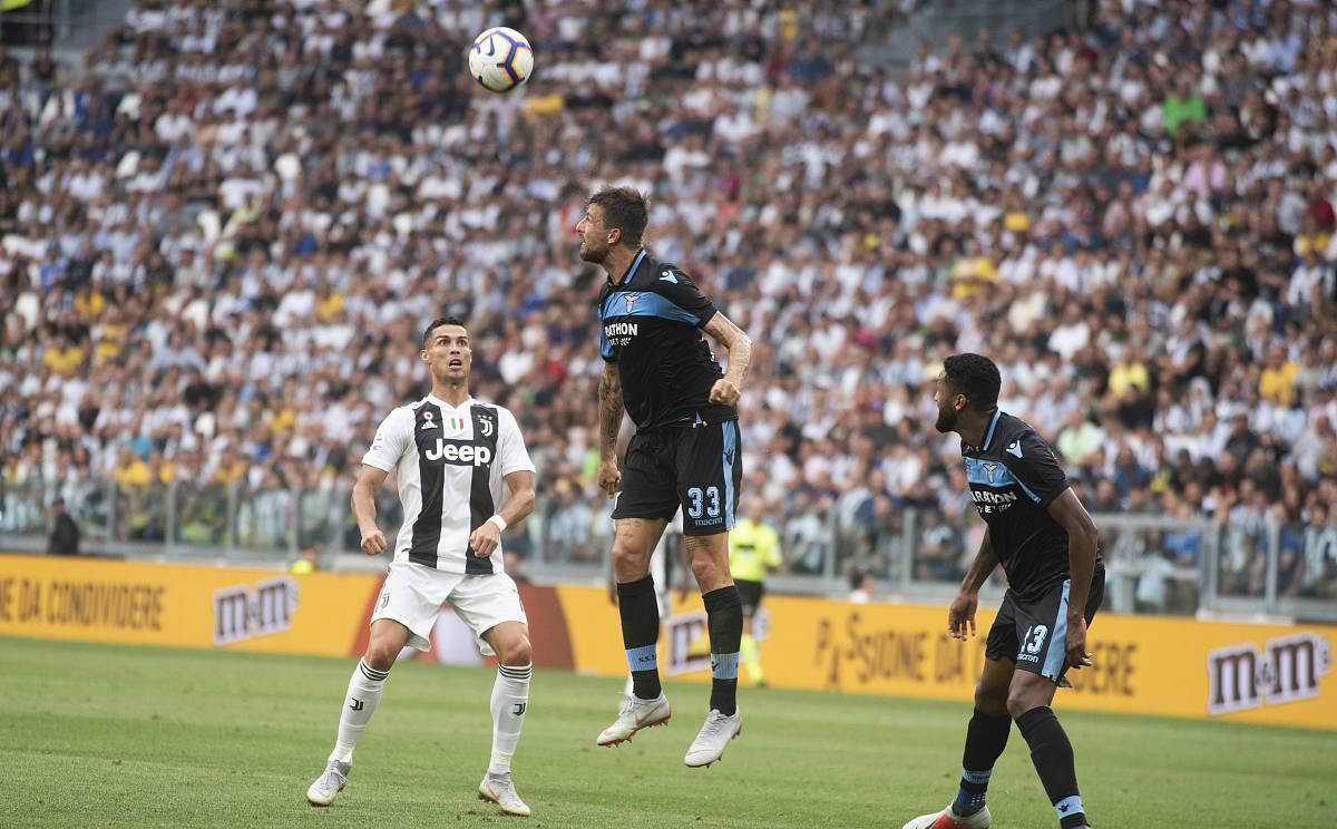 激烈角逐的欧冠资格赛 激烈角逐的欧冠资格赛