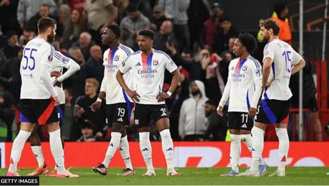 熊猫体育官方-里昂队客场告捷,挤进法甲前四名