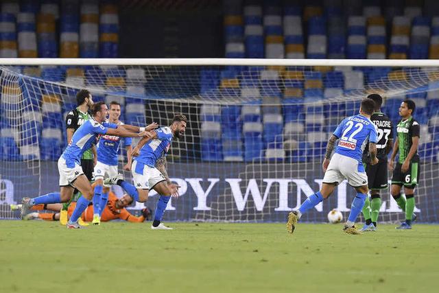 那不勒斯主场大胜萨索罗,提振士气 那不勒斯主场大胜萨索罗,提振士气