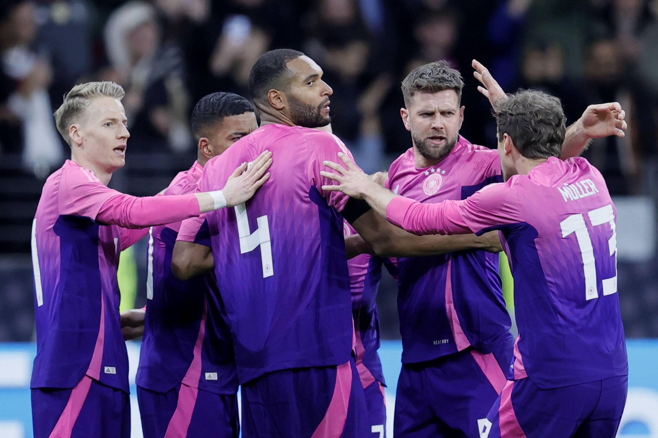 关于荷兰队横扫瑞士,获得欧国联季军殊荣的信息 关于荷兰队横扫瑞士,获得欧国联季军殊荣的信息