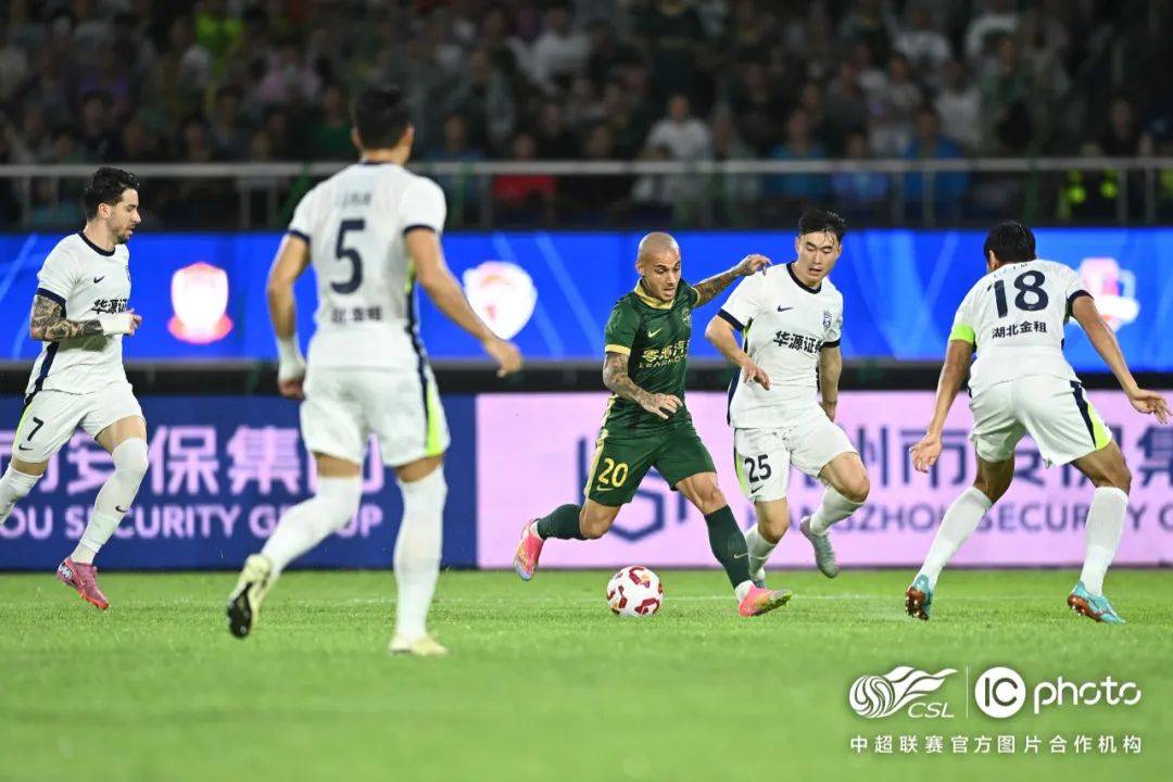 熊猫体育直播-绿城主场大胜，锋线火力全开