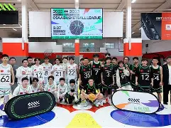 熊猫体育官方-赛季揭幕轰动球坛,喜马拉雅级对决惊艳呈现