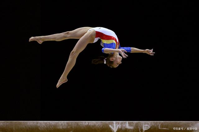 体操选手优美动作,梦幻表现 体操选手优美动作,梦幻表现