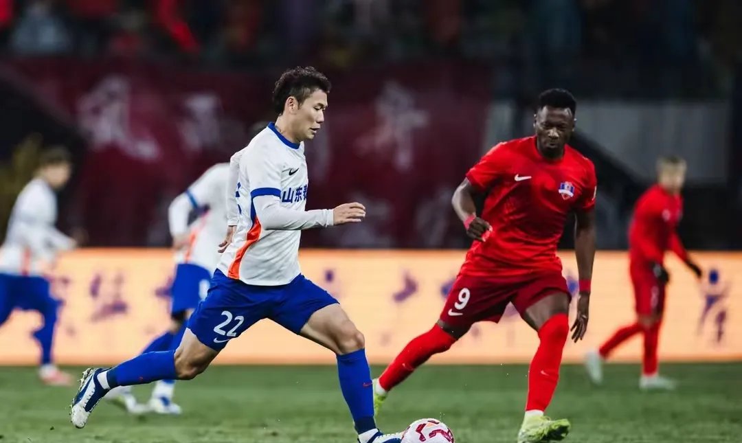 鲁能客场一球小胜泰达,冲击前四 鲁能客场一球小胜泰达,冲击前四