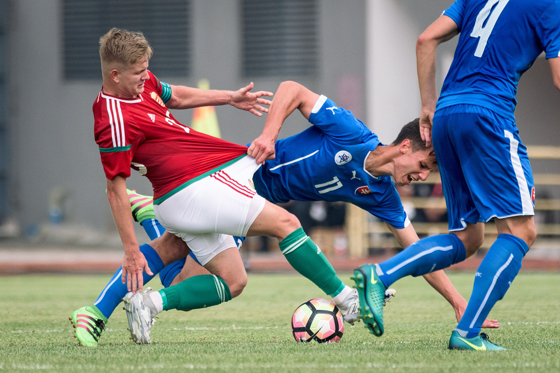 匈牙利与斯洛伐克的对决引发热议 匈牙利与斯洛伐克的对决引发热议