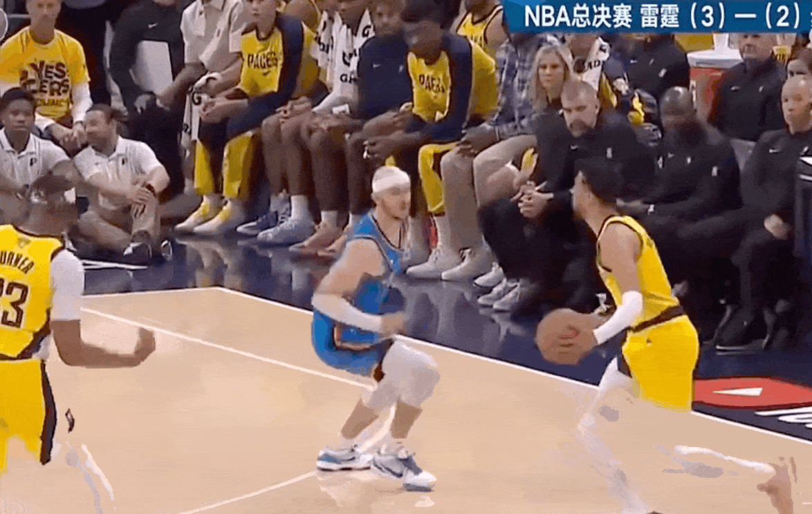 熊猫直播平台-包含精彩瞬间回顾：致胜球飙进三分，球迷沸腾的词条