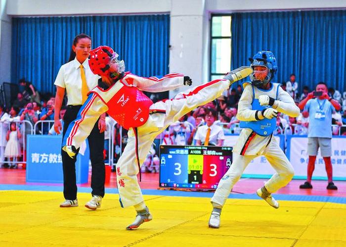 熊猫TV-跆拳道比赛场上选手对决激烈,胜负难分的简单介绍