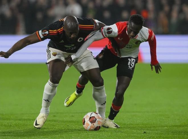 成龙袭击罗马!荷甲劲旅展开反击之战的简单介绍 成龙袭击罗马!荷甲劲旅展开反击之战的简单介绍