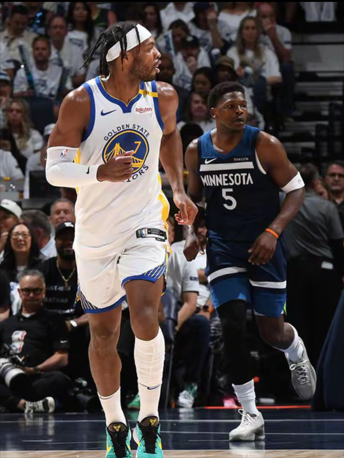 关于勇士队后卫受伤,季后赛前景蒙上阴影的信息 关于勇士队后卫受伤,季后赛前景蒙上阴影的信息