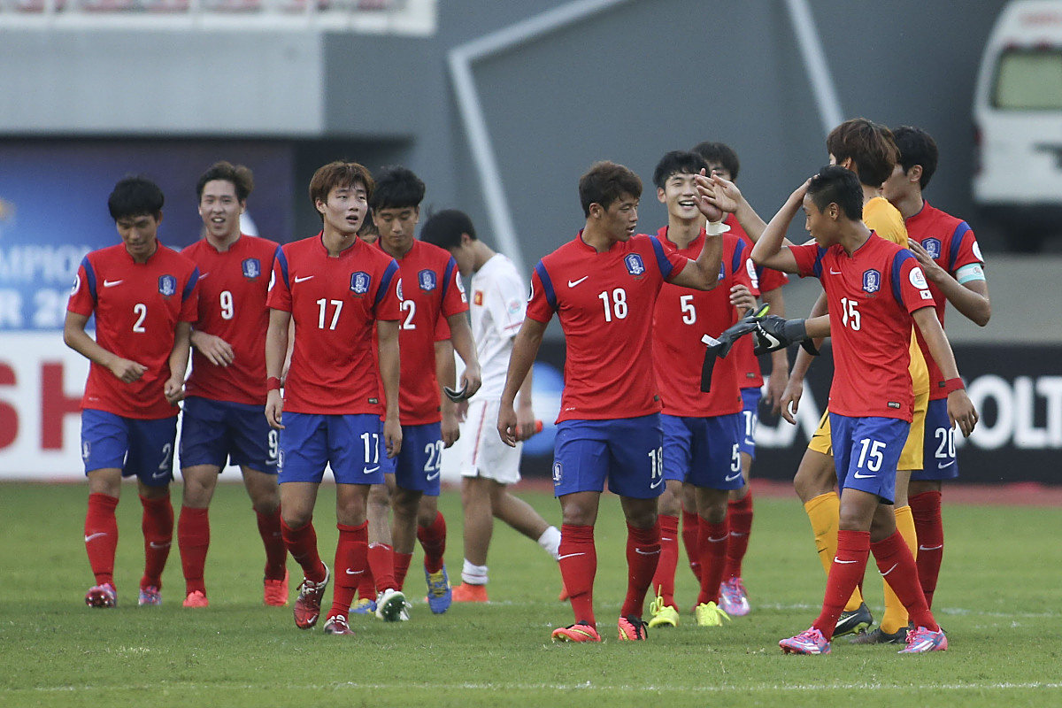 熊猫体育-豪门对撞，强强碰撞，胜者成为传奇