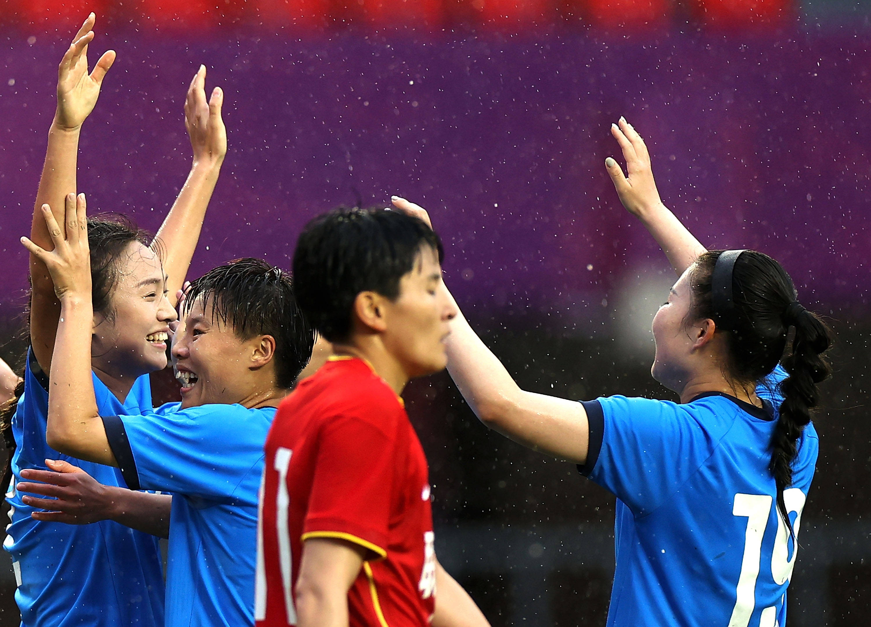 荷兰队逆转胜利,取得晋级女足锦标赛半决赛资格的简单介绍 荷兰队逆转胜利,取得晋级女足锦标赛半决赛资格的简单介绍