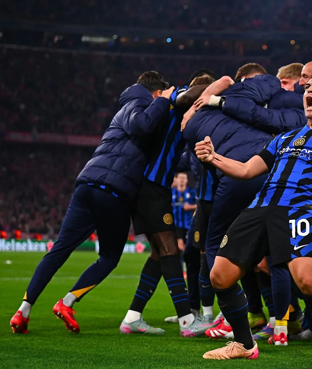 体育赛事直播-拜仁慕尼黑后防线再次遭遇伤病打击