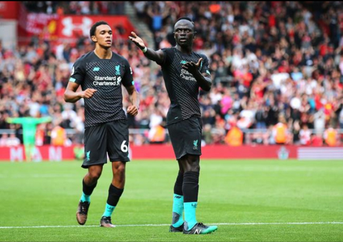 皇马队长领衔,率队展现团结力量 皇马队长领衔,率队展现团结力量