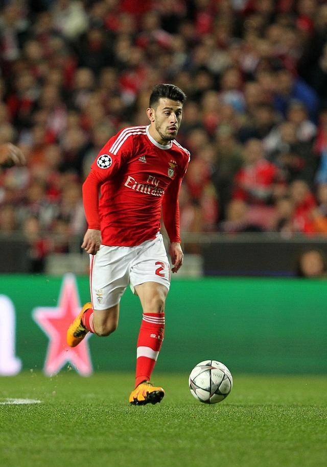 南锡将在对阵瓦朗谢纳的比赛中全力争夺三分 南锡将在对阵瓦朗谢纳的比赛中全力争夺三分