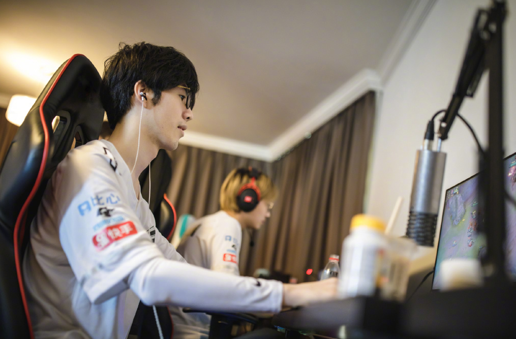 IG绝杀SHR,Ming关键团战开团秒人鏖战多局淘汰赛,强势挺进下一轮的简单介绍 IG绝杀SHR,Ming关键团战开团秒人鏖战多局淘汰赛,强势挺进下一轮的简单介绍