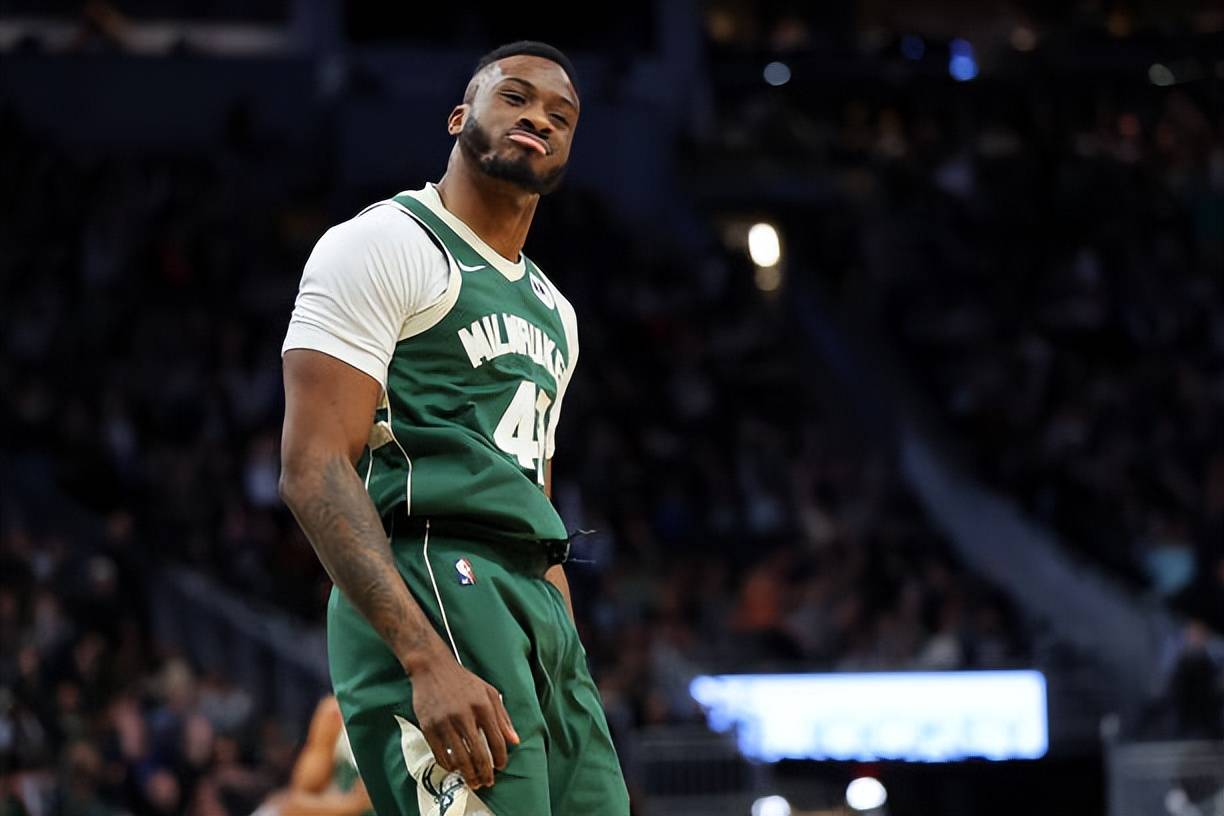 熊猫体育平台-雄鹿队凭借防守打出攻势，实力受到认可