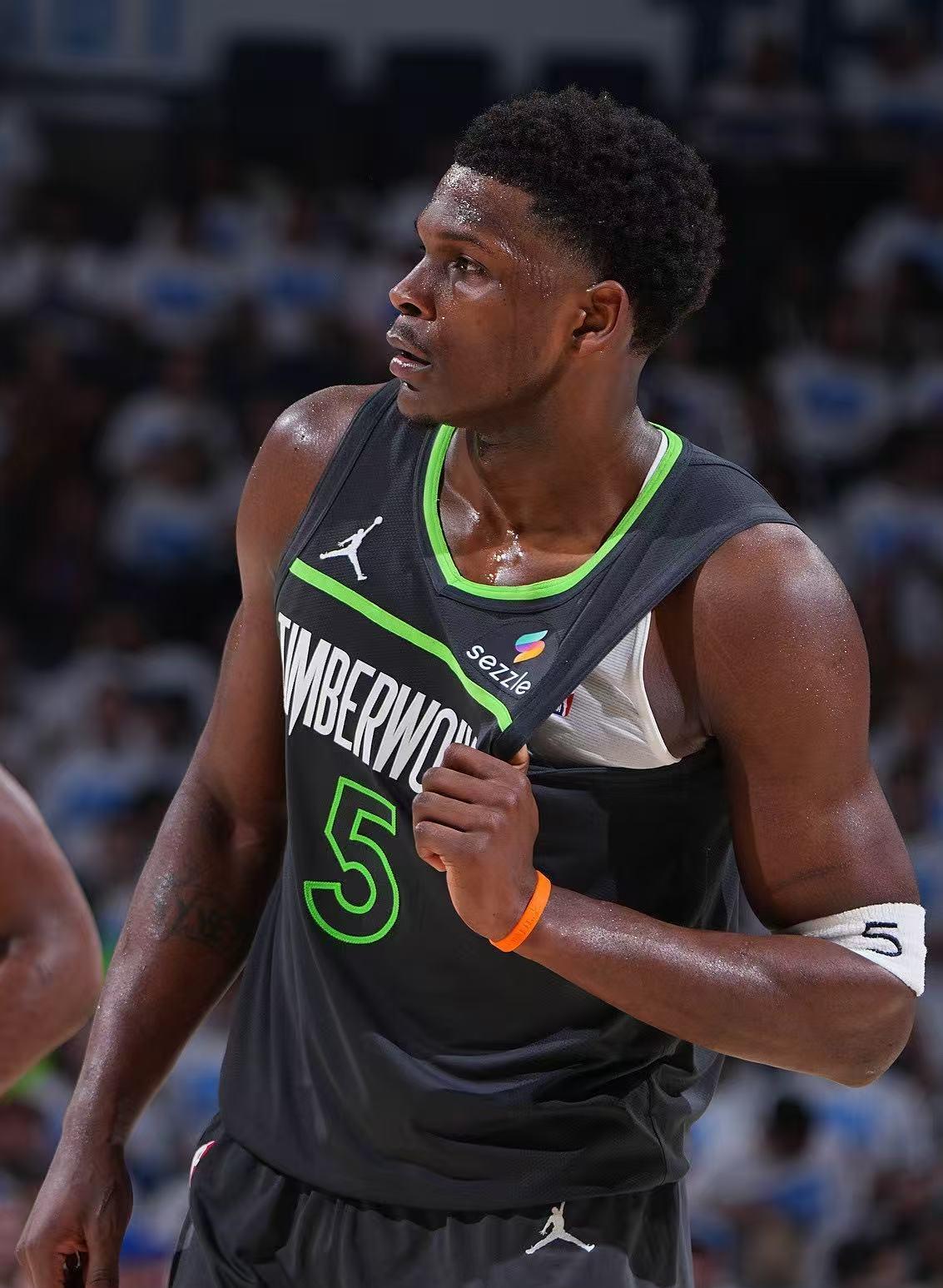 森林狼队中锋因伤缺席,队内前景堪忧的简单介绍 森林狼队中锋因伤缺席,队内前景堪忧的简单介绍