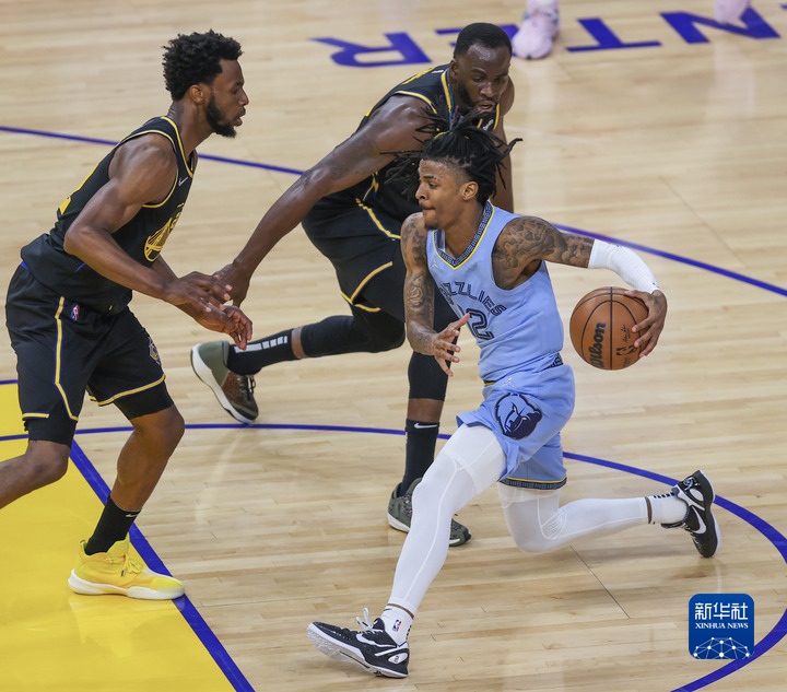 雄鹿大胜灰熊,豪取六连胜 雄鹿大胜灰熊,豪取六连胜