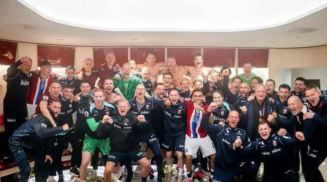 荷兰与挪威在鹿特丹进行友谊赛 荷兰与挪威在鹿特丹进行友谊赛