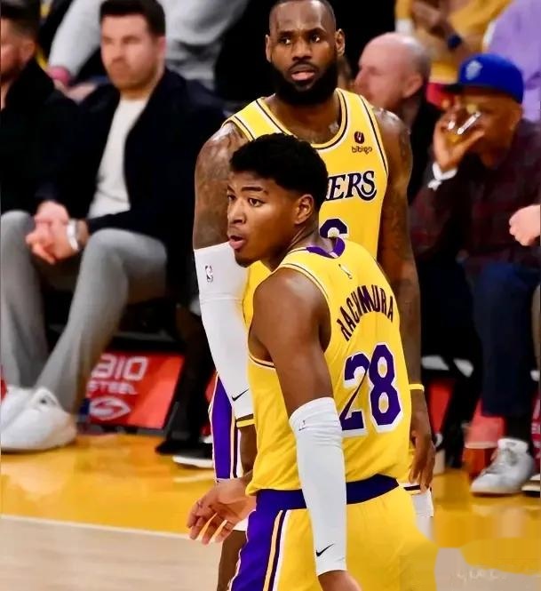 篮网队遭遇湖人队逆转,不敌对手 篮网队遭遇湖人队逆转,不敌对手