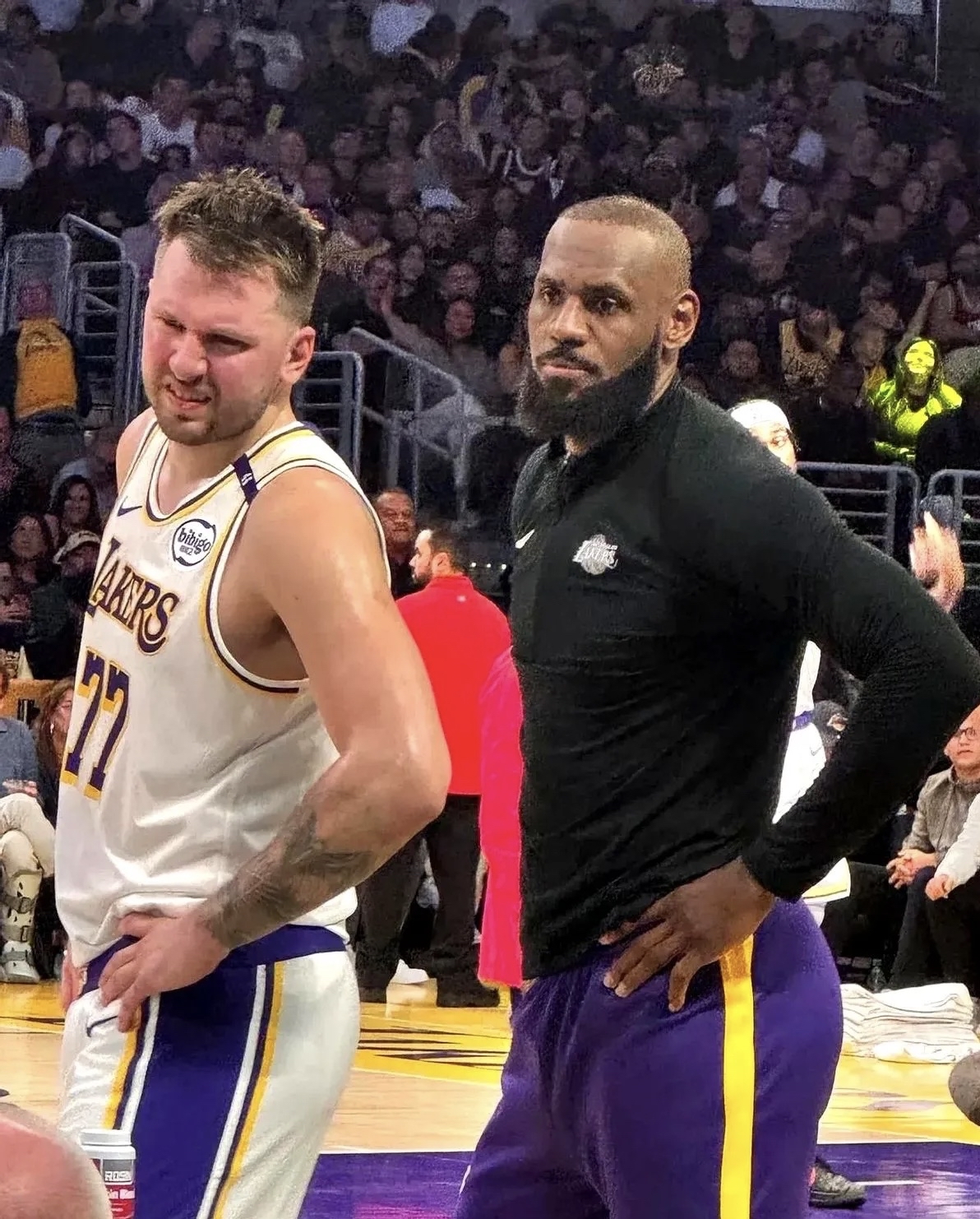 熊猫体育官方-湖人队遭遇三连败,球员状态堪忧