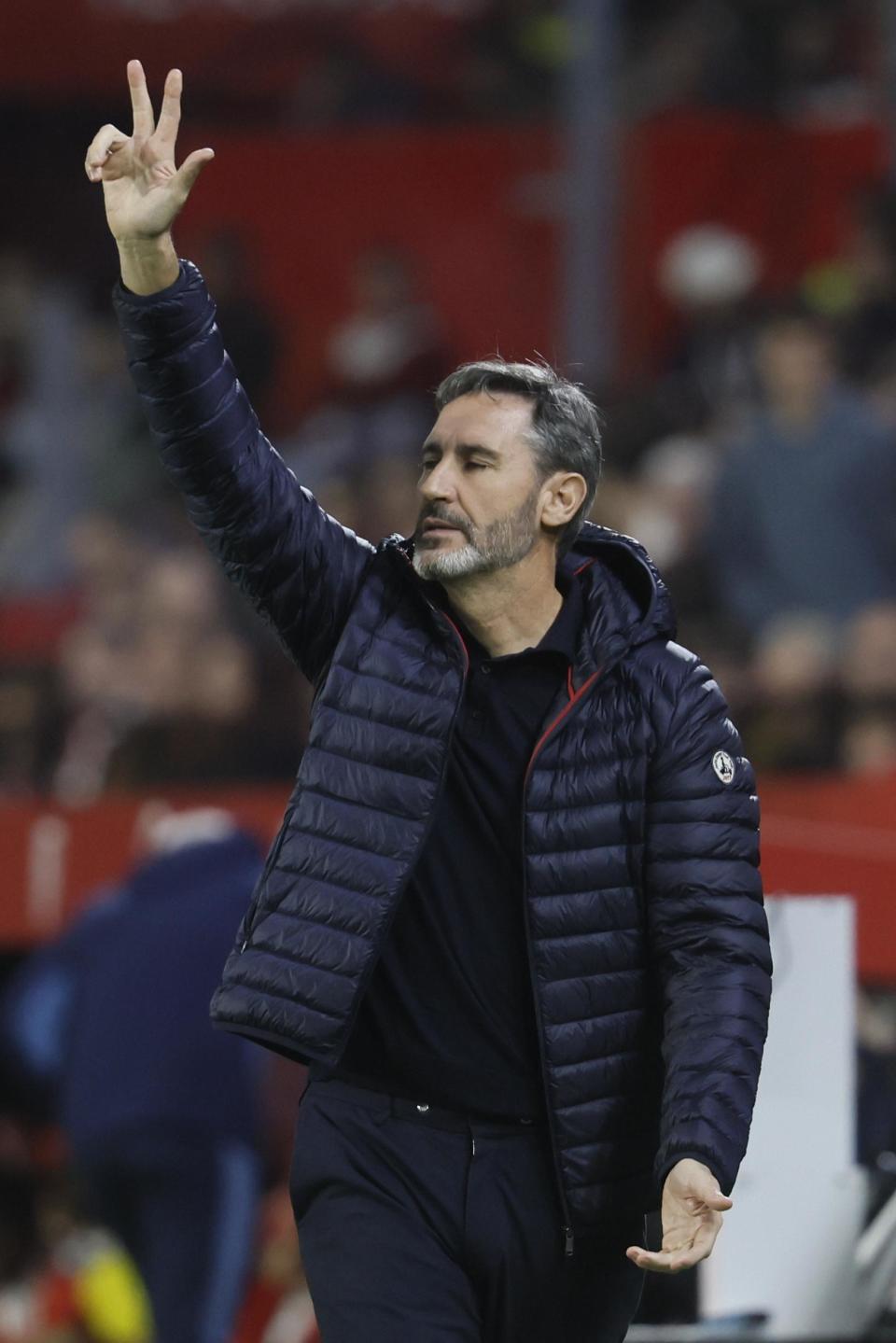 熊猫体育官方-包含奥萨苏纳战平对手,球员表现出色获得赞誉的词条