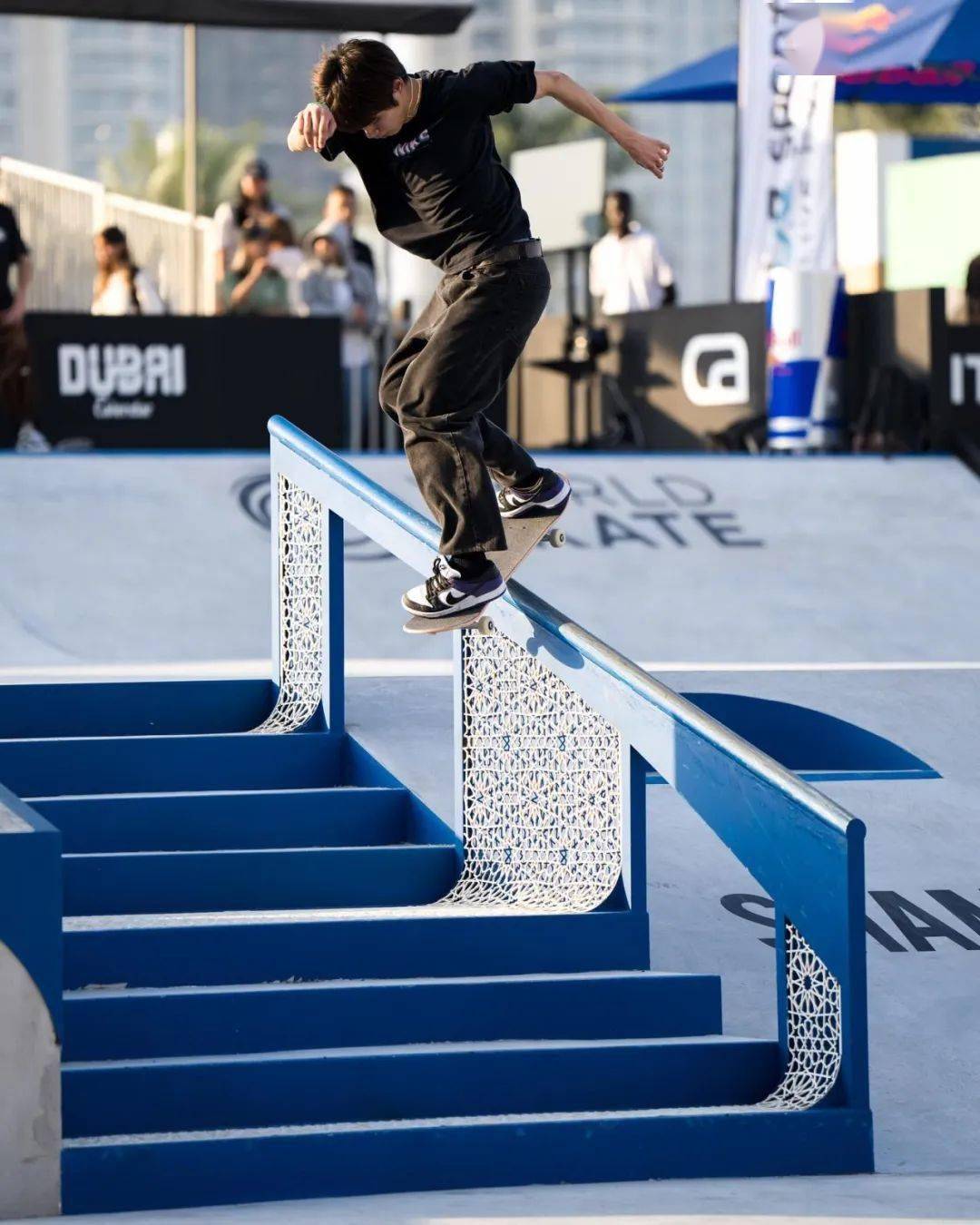 瑞士滑板选手表现抢眼,闪耀赛场 瑞士滑板选手表现抢眼,闪耀赛场