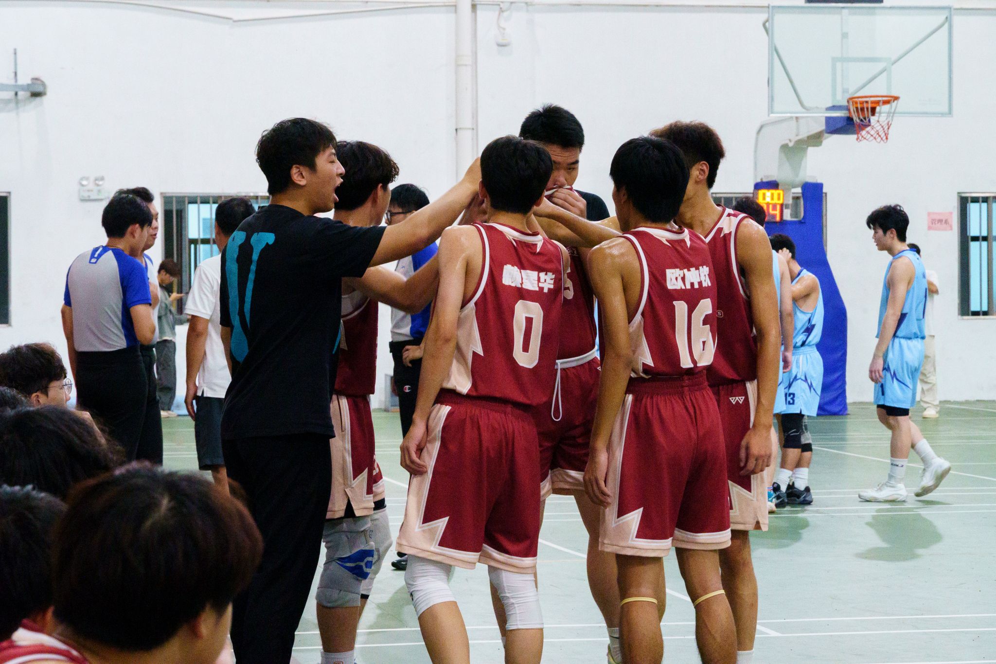 关于激情燃烧:体育赛场上的激烈对决的信息 关于激情燃烧:体育赛场上的激烈对决的信息