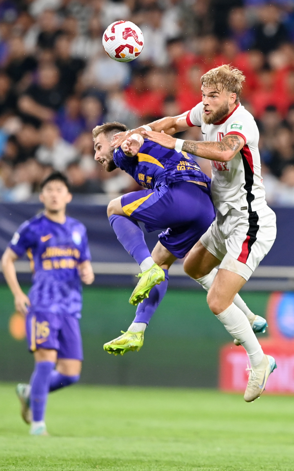 熊猫TV-顶尖球队实力碾压对手，足球比赛取得连胜佳绩