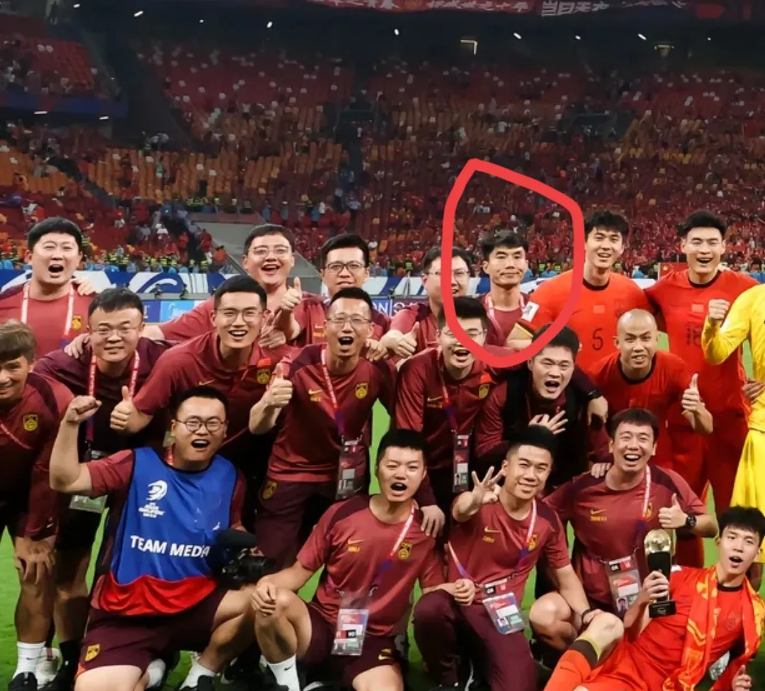 顶尖球队实力碾压对手,足球比赛取得连胜佳绩 顶尖球队实力碾压对手,足球比赛取得连胜佳绩