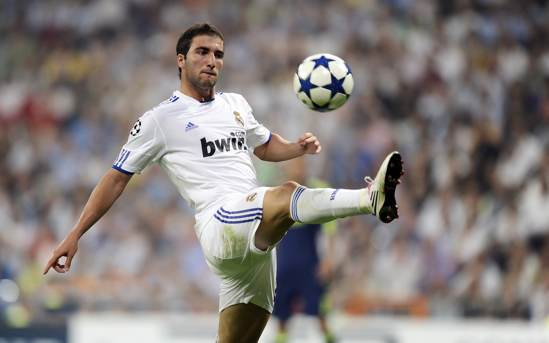 平行时空,格列兹曼燃爆酋长球场之夜,阿森纳掀翻玻利维亚神话